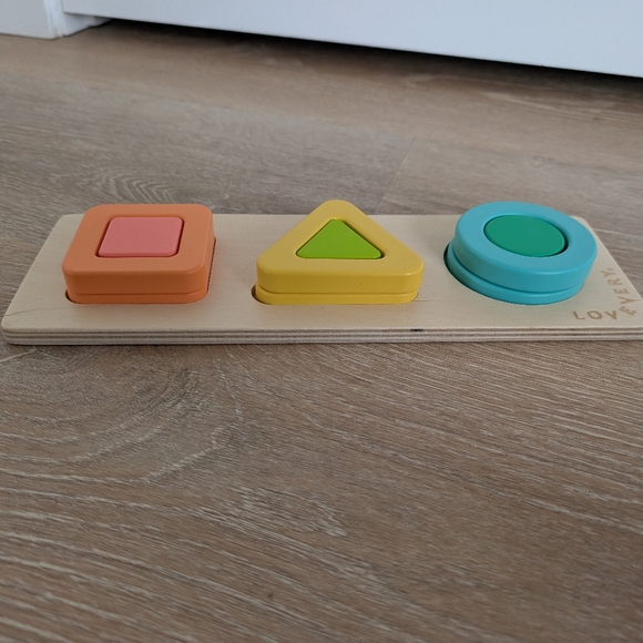 Lovevery Geo Shapes Puzzle - Picture 2 of 5